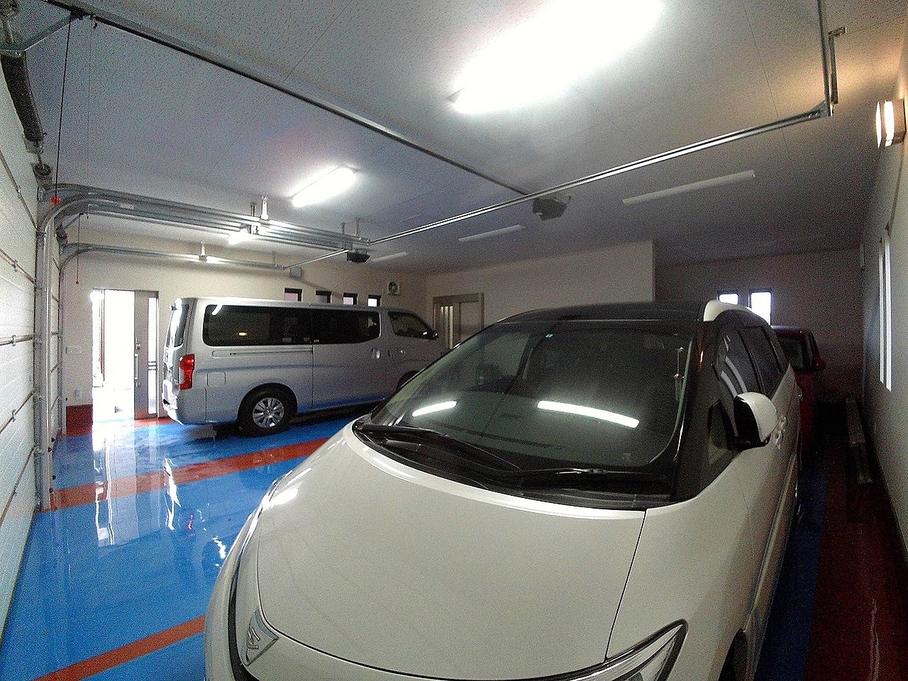 車庫内部1