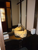 女子トイレ鏡